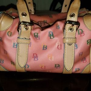 Hand bag dooney and bourke